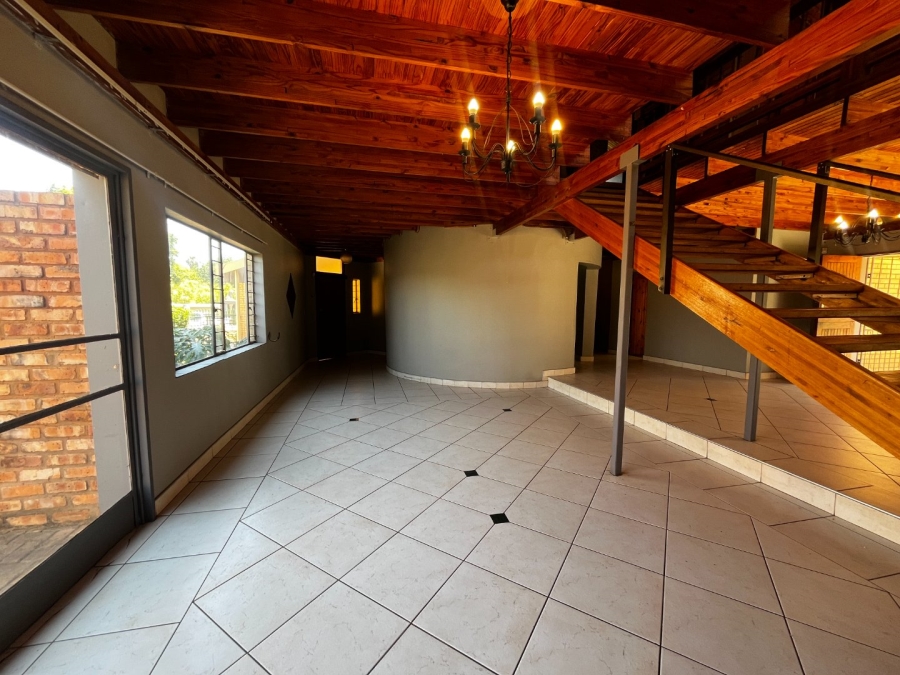 To Let 4 Bedroom Property for Rent in Schoemansville North West